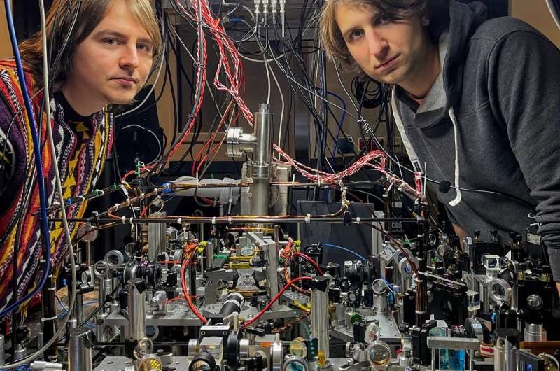  华沙大学利用冷原子量子处理器来解决光谱学的特定问题