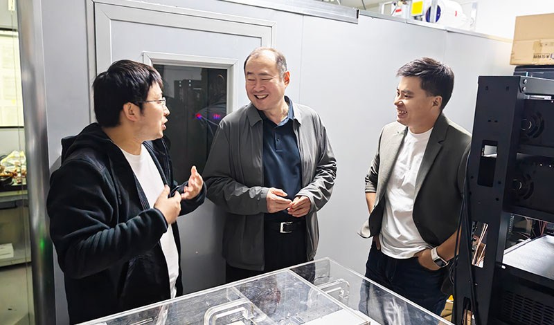 新疆维吾尔自治区改革办一行莅临中科酷原考察交流2