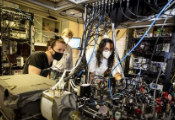 由哈佛领导的研究团队开发出具有256个量子比特的可编程量子模拟器