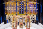 IBM率先研发出100量子比特芯片，量子计算竞赛进入拥挤阶段