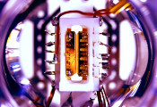俄罗斯研发出4量子比特离子阱量子计算原型机