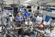 橡树岭国家实验室的研究团队正寻找新型材料来构造拓扑量子比特