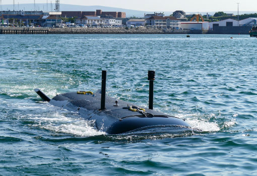 Infleqtion和英国海军全球首次成功完成光学原子钟在水下自主航行器上的部署试验