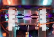牛津大学一研究团队首次实现“四重压缩”量子相互作用