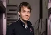 芝加哥大学研究团队获NSF 40万美元资助，推进蛋白质量子比特生物传感研究