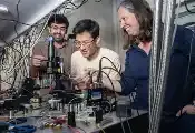 伊利诺伊大学开发片上量子光存储平台，实现超1微秒光子存储