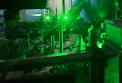 滑铁卢大学的研究人员开发出一种控制离子量子比特的突破性技术