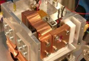 ICFO研发出能在纳米颗粒内处理和检测稀土离子量子比特的新技术