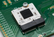 Riverlane在基于硬件解码器的量子纠错技术方面取得重要突破