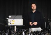 科学家合作开发出能在皮秒时间尺度精准调控纳米谐振器与光耦合的新方法