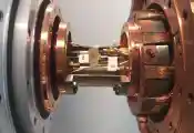 科学家成功在两台4K高温超导电缆连接的独立稀释制冷机间实现量子隐形传态