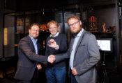 QuiX Quantum向荷兰国家科学医学博物馆捐赠其获奖光子量子芯片