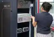 QuiX发布光子组装控制单元 可降低光量子系统复杂度并提升集成与维护效率