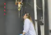 超紧凑型传感器能提升硅自旋量子比特的读取能力