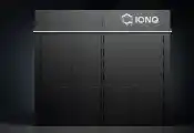 IonQ与QuantumBasel合作探索量子硬件在混合AI工作负载中的能效潜力