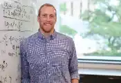 美国芝加哥大学研究团队提出基于氦-3的新型量子计算机设计